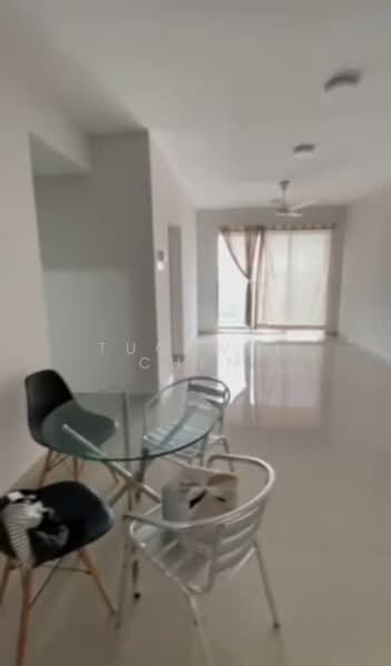 Servis Apartment untuk Dijual di Maxim Residences - TuckWei Chen - Living Room - PropertyGuru.com.my