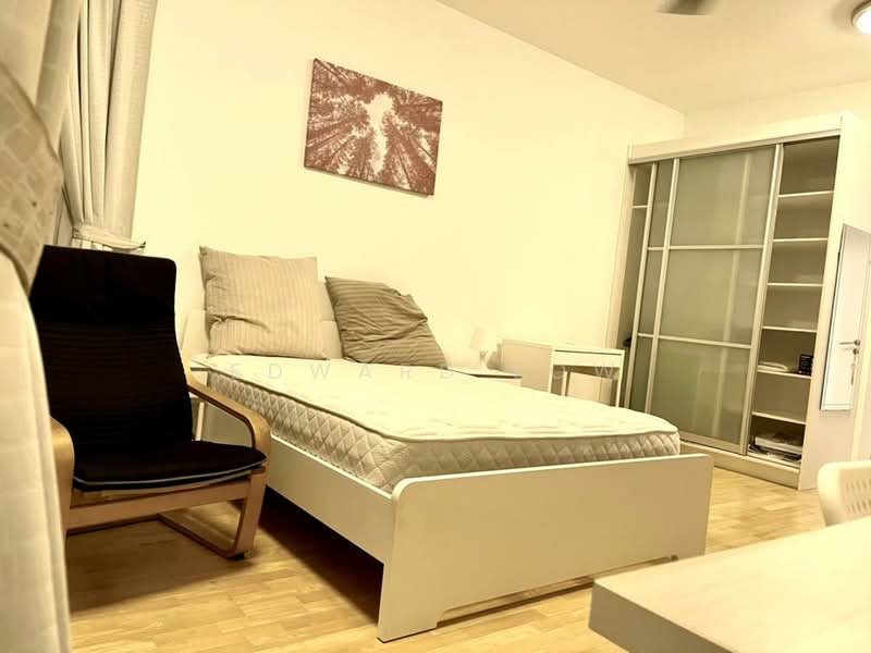 Kediaman Servis untuk Dijual di Solaris Dutamas - Edward Low - Bedroom - PropertyGuru.com.my