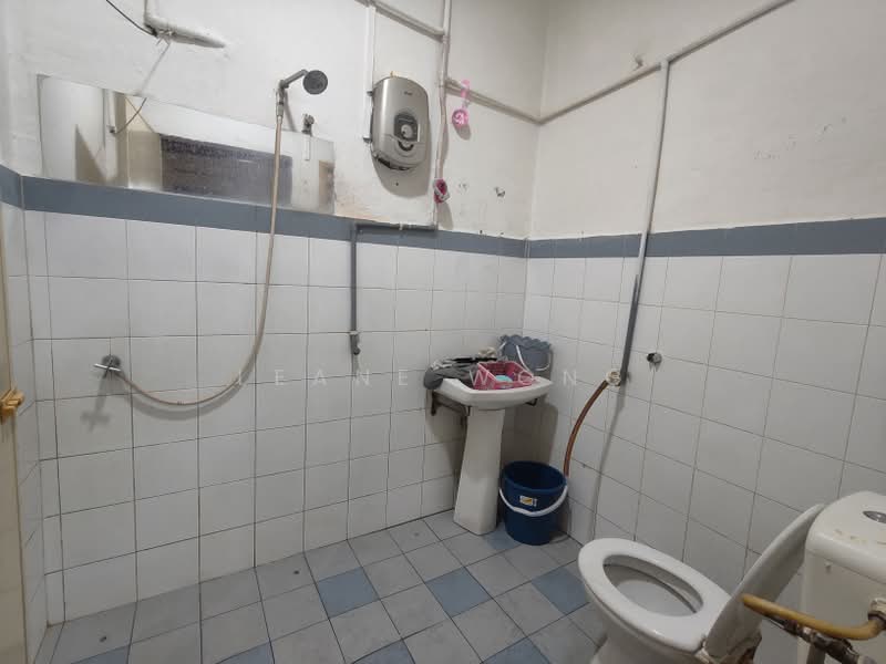 Rumah Teres 1 Tingkat untuk Dijual di Taman Taynton View (Cheras) - Leane Wong - Bathroom - PropertyGuru.com.my