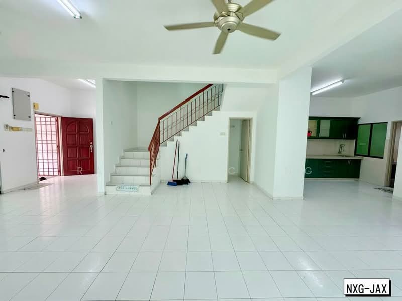 2-storey Terraced House for Sale in Bandar Bukit Tinggi 2 (Klang) - Raymond Cheng - Living Room - PropertyGuru.com.my
