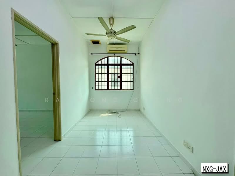 2-storey Terraced House for Sale in Bandar Bukit Tinggi 2 (Klang) - Raymond Cheng - Interior - PropertyGuru.com.my