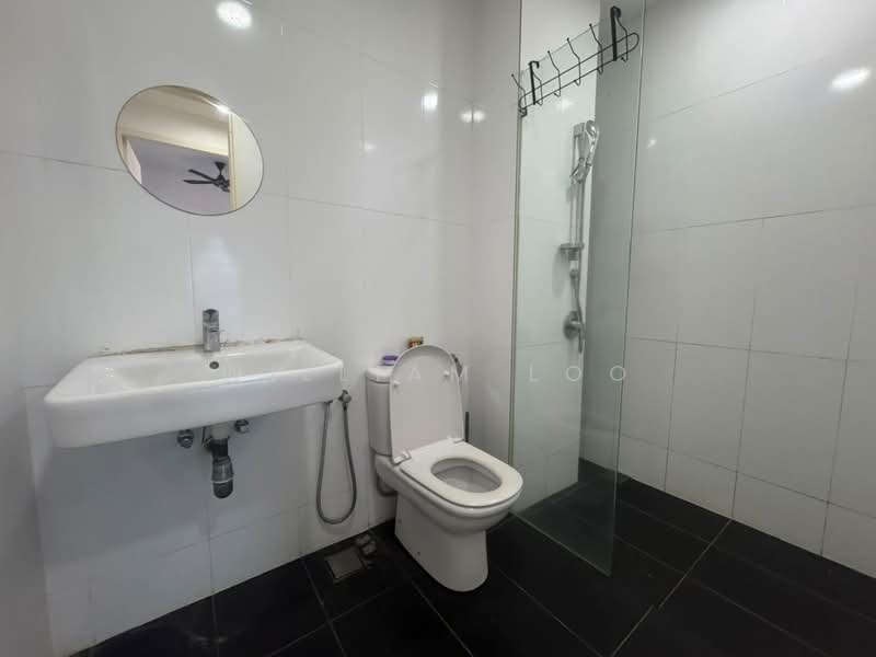 Servis Apartment untuk Disewa di Reizz Residence - William Loo - Bathroom - PropertyGuru.com.my