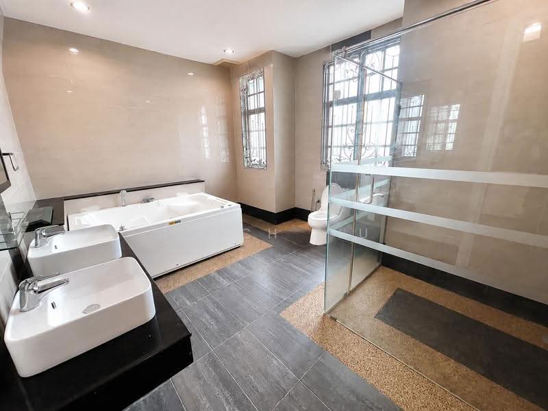 Bungalow House for Sale in Tanjung Bungah (Penang) - Enoch Tiu - Bathroom - PropertyGuru.com.my