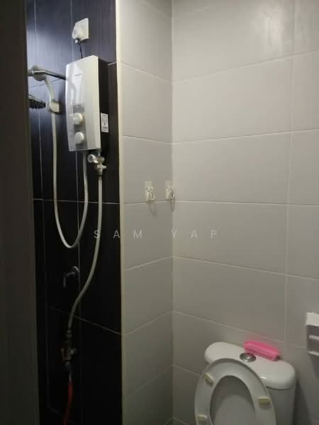 Servis Apartment untuk Disewa di Larkin Heights - Sam Yap - Bathroom - PropertyGuru.com.my