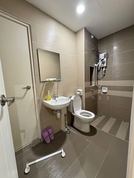 Rumah Berkembar untuk Disewa di Bandar Dato Onn (Tebrau) - Jennifer Tee - Bathroom - PropertyGuru.com.my