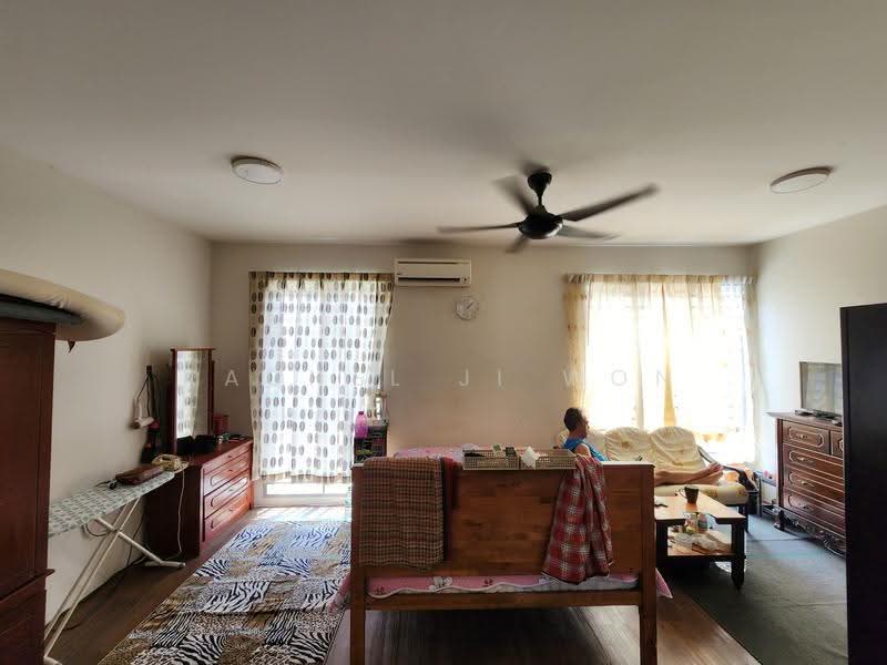 Rumah Teres 2-Tingkat untuk Dijual di Dengkil (Selangor) - Rachel Ji Won - Bedroom - PropertyGuru.com.my