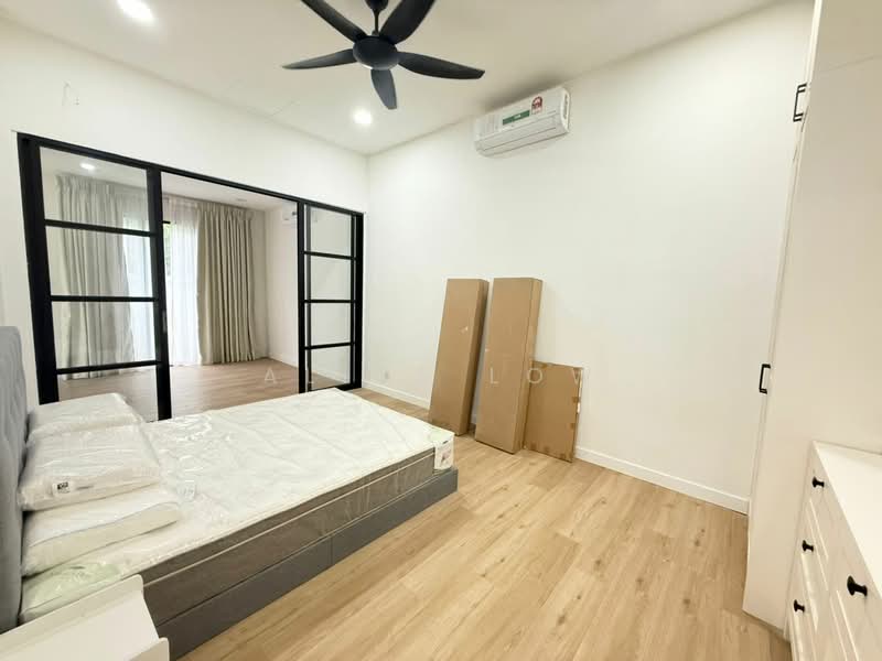Semi-Detached House for Sale in Rawang (Selangor) - Alice Low - Bedroom - PropertyGuru.com.my