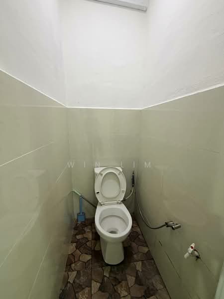 Terraced House for Sale in Taman Kota Jaya (Kota Tinggi) - Win Lim - Bathroom - PropertyGuru.com.my