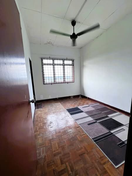 Pangsapuri untuk Dijual di Pangsapuri Seri Mawar - Iqbal Rafei - Interior - PropertyGuru.com.my