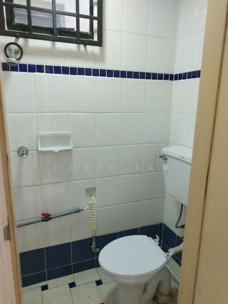 Kondominium untuk Disewa di The Habitat - Doris Tan - Bathroom - PropertyGuru.com.my