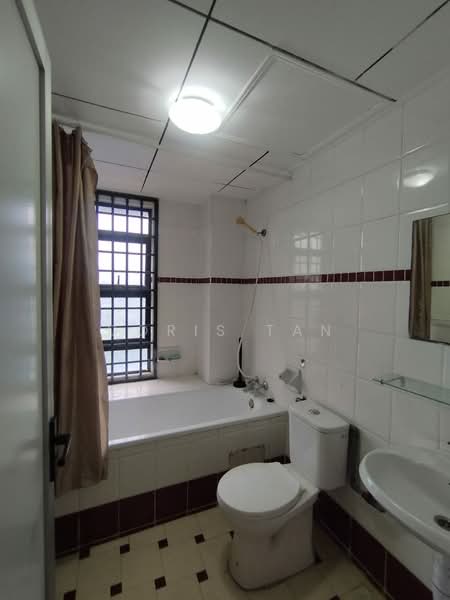 Kondominium untuk Disewa di The Habitat - Doris Tan - Bathroom - PropertyGuru.com.my