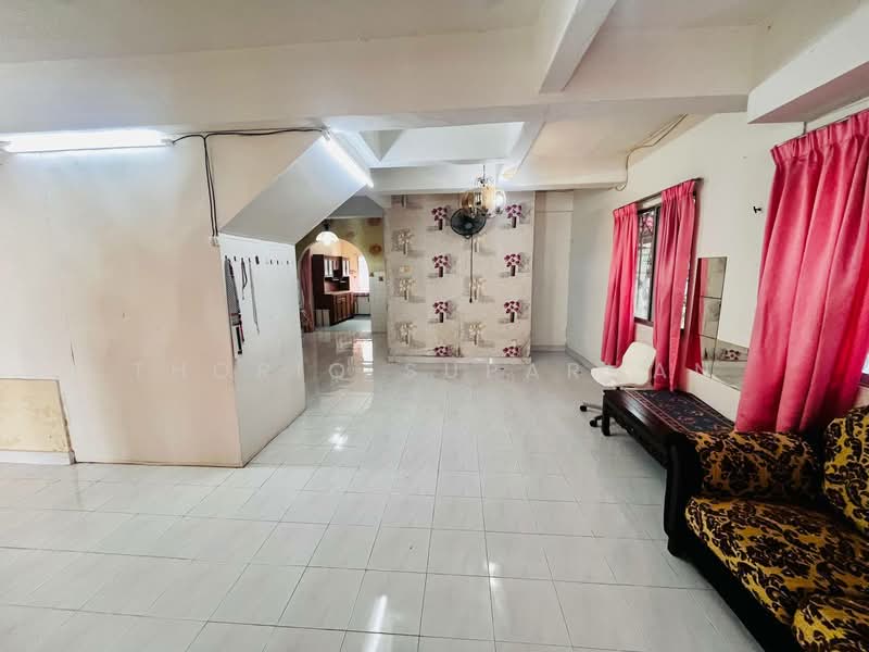 2-storey Terraced House for Sale in Taman Permata (Ulu Kelang) - Thoriq Suparman - Living Room - PropertyGuru.com.my