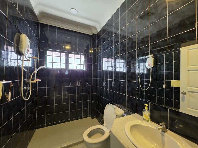 Bungalow House for Sale in Bukit Jalil Golf (Bukit Jalil) - Jun Kee - Bathroom - PropertyGuru.com.my