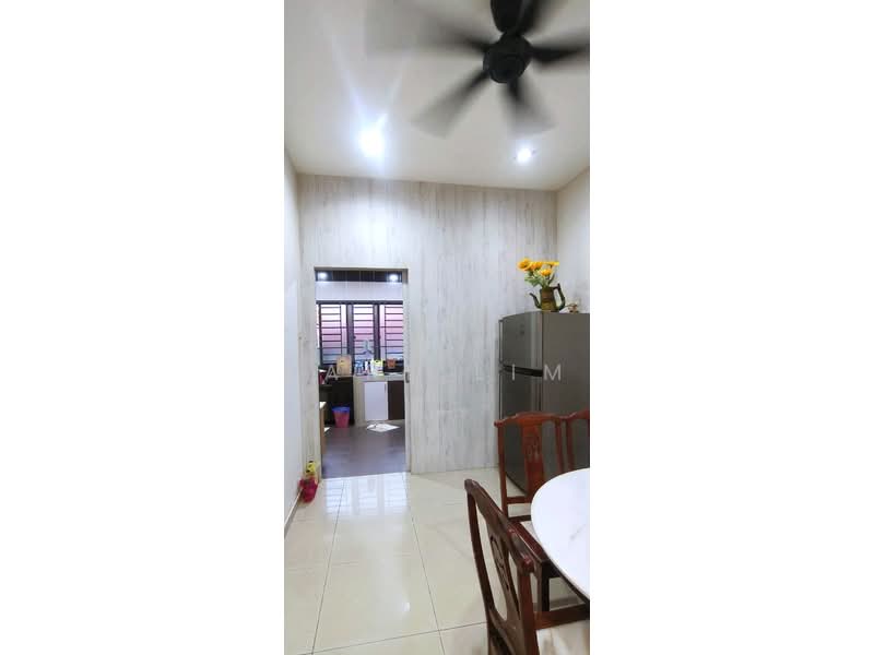 Rumah Teres 2 Tingkat untuk Dijual di Taman Ehsan Jaya (Ulu Tiram) - Karl Lim - Kitchen - PropertyGuru.com.my