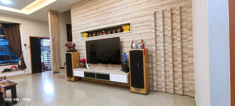 Rumah Teres 2 Tingkat untuk Dijual di Taman Ehsan Jaya (Ulu Tiram) - Karl Lim - Living Room - PropertyGuru.com.my