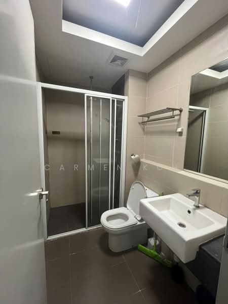 Servis Apartment untuk Disewa di Glomac Centro Service Apartment - Carmen Koh - Bathroom - PropertyGuru.com.my