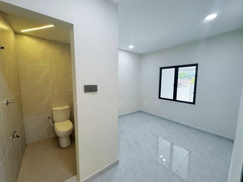 1-storey Terraced House for Sale in Johor Bahru (Johor) - Ray Wong - Bathroom - PropertyGuru.com.my