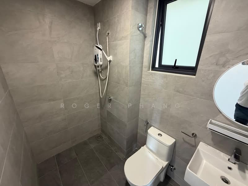 Servis Apartment untuk Disewa di SUNSURIA FORUM SERVICED APARTMENT - Roger Phang - Bathroom - PropertyGuru.com.my