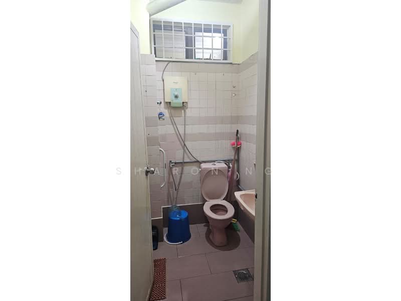 Rumah Teres 2-Tingkat untuk Dijual di Bandar Baru Uda (Tampoi) - Sharon Ng - Bathroom - PropertyGuru.com.my