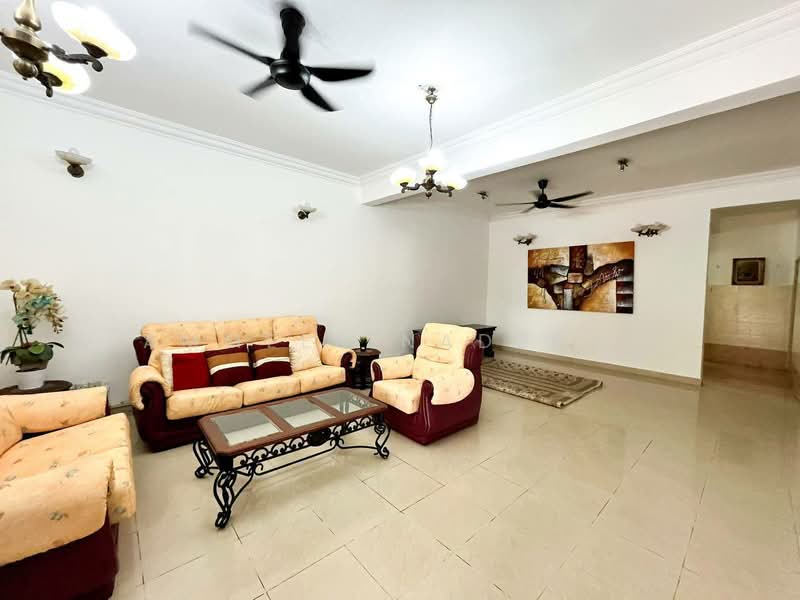 Rumah Teres 2 Tingkat untuk Dijual di Bukit Jelutong (Shah Alam) - Ammeer Nadzrai - Living Room - PropertyGuru.com.my