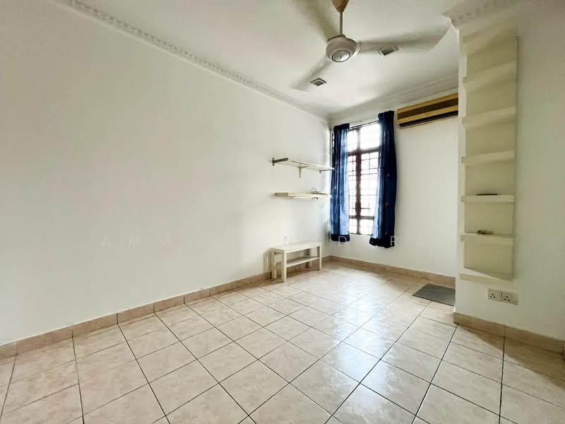 Rumah Teres 2 Tingkat untuk Dijual di Bukit Jelutong (Shah Alam) - Ammeer Nadzrai - Living Room - PropertyGuru.com.my