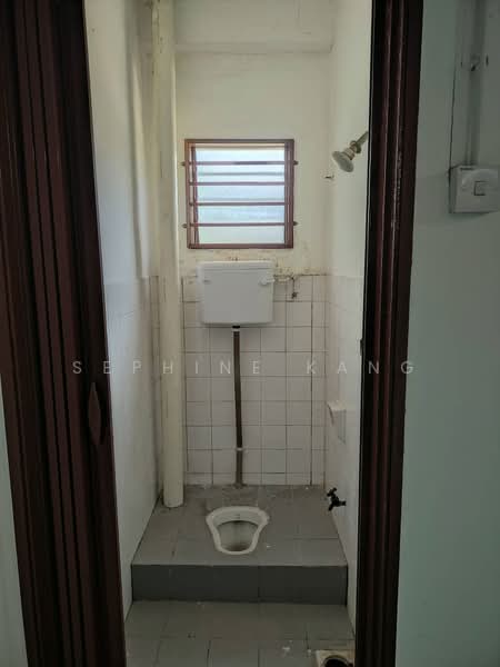 Factory for Rent in Bukit Beruntung (Selangor) - Sephine Kang - Bathroom - PropertyGuru.com.my