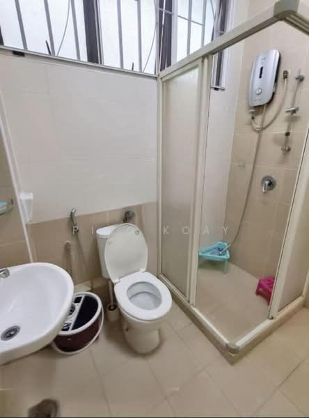 Rumah Teres 3 Tingkat untuk Dijual di Setia Pearl Island (Bayan Lepas) - Ping Koay - Bathroom - PropertyGuru.com.my