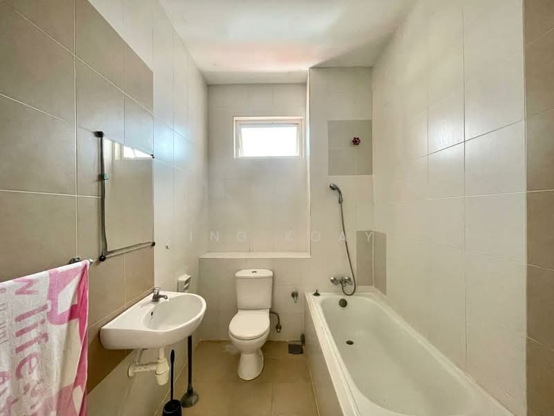 Rumah Teres 3 Tingkat untuk Dijual di Setia Pearl Island (Bayan Lepas) - Ping Koay - Bathroom - PropertyGuru.com.my