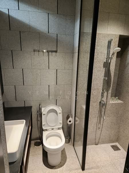Servis Apartment untuk Dijual di Scarletz Suites @ KL City Centre - Yew Foong Wong - Bathroom - PropertyGuru.com.my