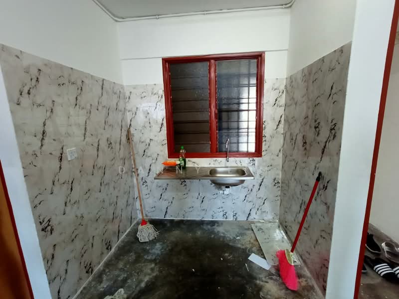 Rumah Flat untuk Disewa di Desa Pinang 2 - Danny Lim - Kitchen - PropertyGuru.com.my