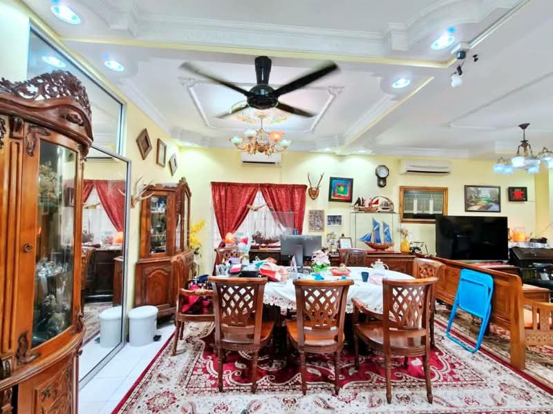 Rumah Teres 2 Tingkat untuk Dijual di Seksyen 23 (Shah Alam) - Ammeer Nadzrai - Dining Room - PropertyGuru.com.my