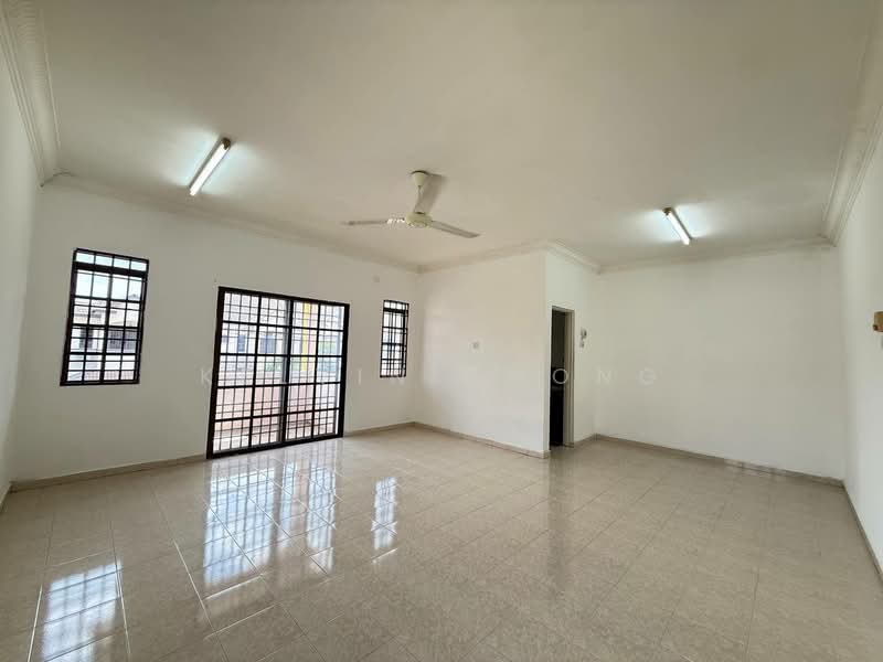 Rumah Teres 2 Tingkat untuk Disewa di Ipoh (Perak) - Kelvin Chong - Living Room - PropertyGuru.com.my