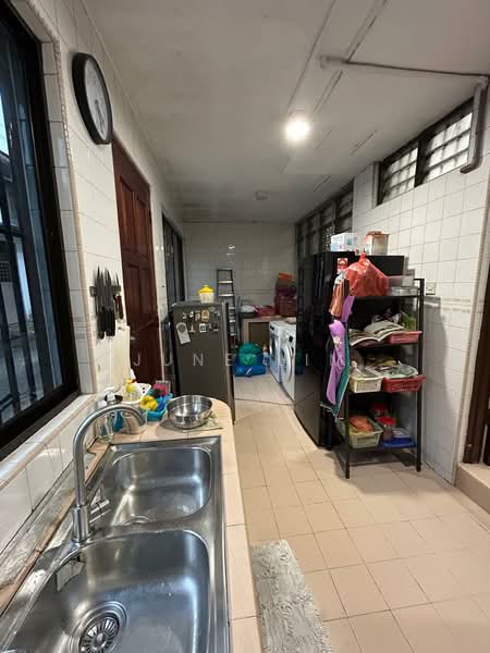 2-storey Terraced House for Sale in Taman Perling (Perling) - June Lim - Kitchen - PropertyGuru.com.my