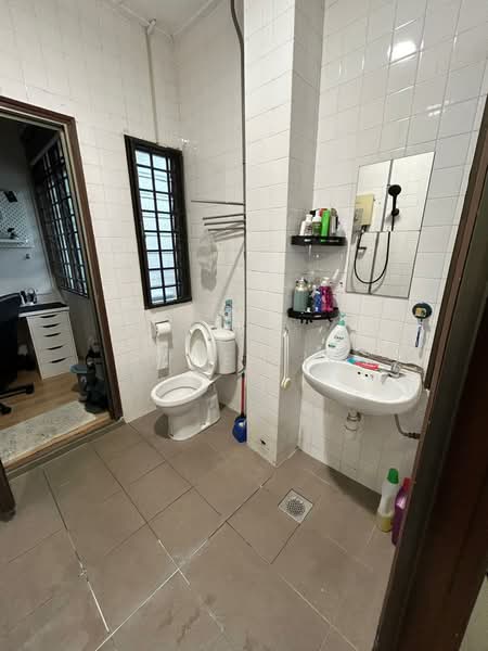 2-storey Terraced House for Sale in Taman Perling (Perling) - June Lim - Bathroom - PropertyGuru.com.my