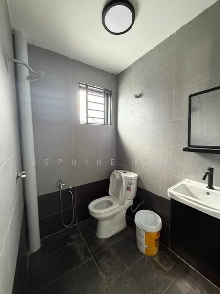 Shop for Rent in Rawang (Selangor) - Sephine Kang - Bathroom - PropertyGuru.com.my