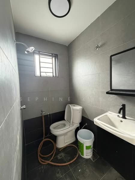 Shop for Rent in Rawang (Selangor) - Sephine Kang - Bathroom - PropertyGuru.com.my