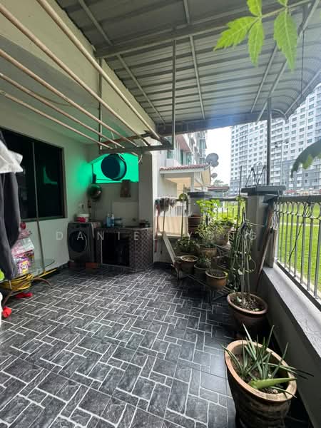 Servis Apartment untuk Dijual di Nusa Perdana Apartment - Daniel Yong - Balcony - PropertyGuru.com.my