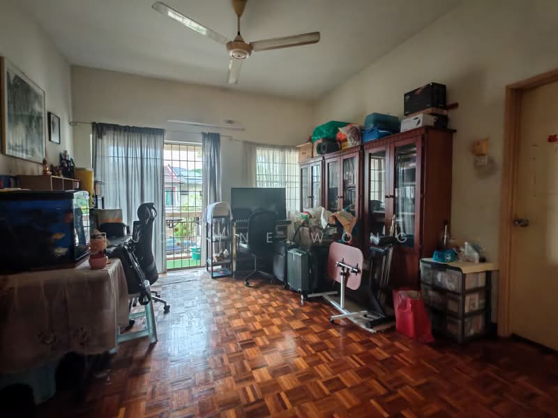 Terraced House for Sale in BANDAR PUCHONG JAYA (Puchong) - Joanne Wong - Living Room - PropertyGuru.com.my