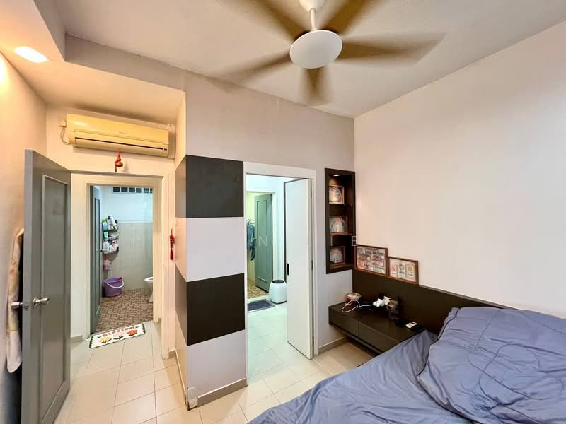 Pangsapuri untuk Dijual di Lake View Suites - Ziyan Liew - Bedroom - PropertyGuru.com.my
