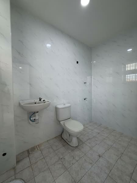 Rumah Teres 2 Tingkat untuk Dijual di Johor Bahru (Johor) - Alan Lee - Bathroom - PropertyGuru.com.my
