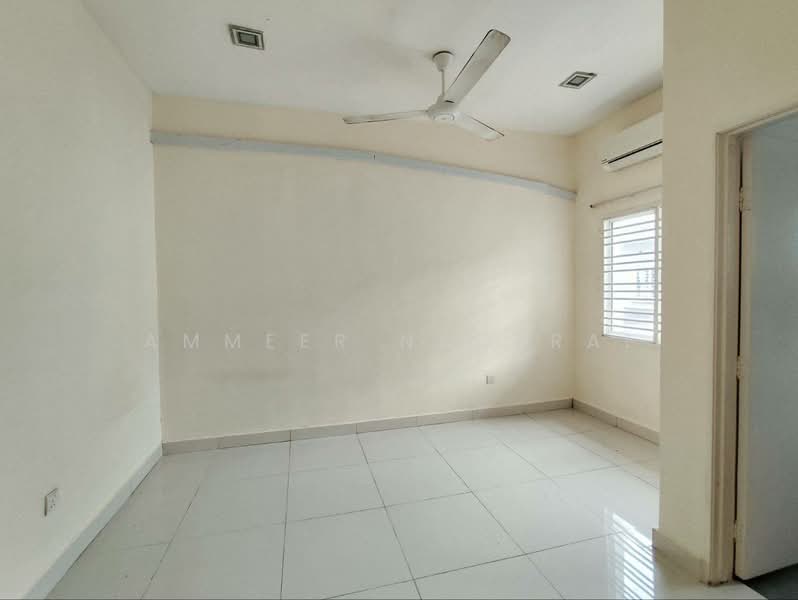Rumah Teres 2 Tingkat untuk Dijual di Seksyen 13 (Shah Alam) - Ammeer Nadzrai - Interior - PropertyGuru.com.my