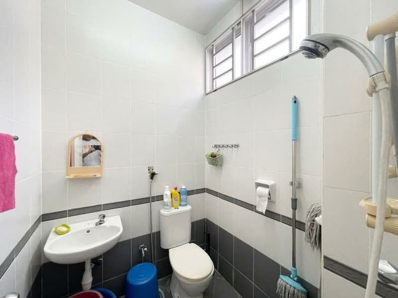 Rumah Teres 3-Tingkat untuk Dijual di Setia Pearl Island (Bayan Lepas) - Ping Koay - Bathroom - PropertyGuru.com.my