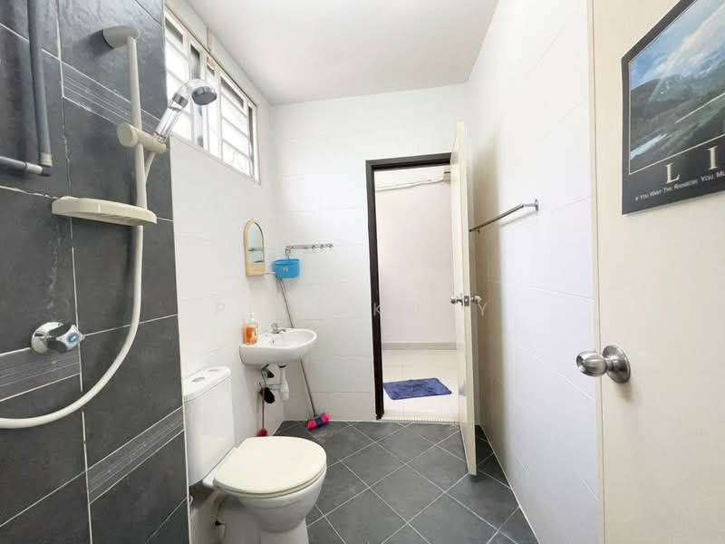 Rumah Teres 3-Tingkat untuk Dijual di Setia Pearl Island (Bayan Lepas) - Ping Koay - Bathroom - PropertyGuru.com.my