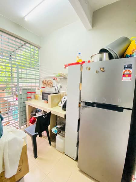 Rumah Teres 2 Tingkat untuk Dijual di Bukit Jelutong (Shah Alam) - Adzura Zamedin - Kitchen - PropertyGuru.com.my