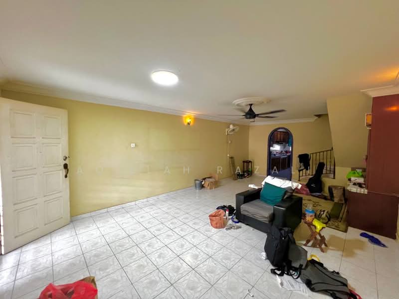 Rumah Teres 2 Tingkat untuk Dijual di Petaling Jaya (Selangor) - Aqillah Razali - Living Room - PropertyGuru.com.my