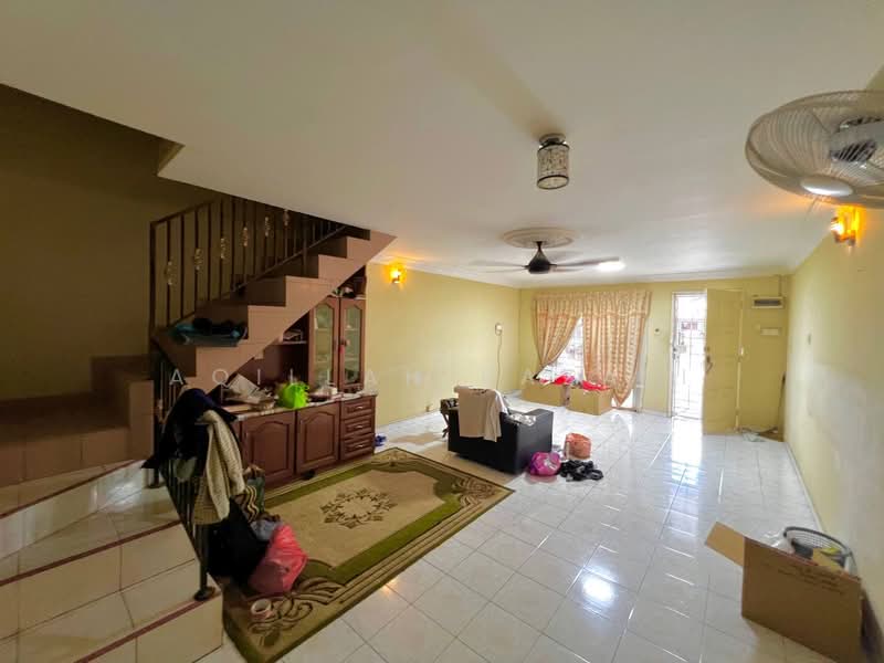 Rumah Teres 2 Tingkat untuk Dijual di Petaling Jaya (Selangor) - Aqillah Razali - Living Room - PropertyGuru.com.my