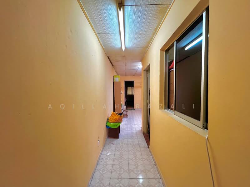 Rumah Teres 2 Tingkat untuk Dijual di Petaling Jaya (Selangor) - Aqillah Razali - Corridor - PropertyGuru.com.my
