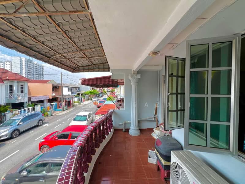 Rumah Teres 2 Tingkat untuk Dijual di Petaling Jaya (Selangor) - Aqillah Razali - Balcony - PropertyGuru.com.my
