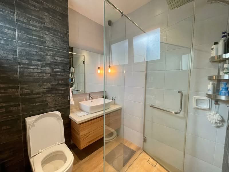 Rumah Teres 3 Tingkat untuk Dijual di Setia Pearl Island (Bayan Lepas) - Ping Koay - Bathroom - PropertyGuru.com.my