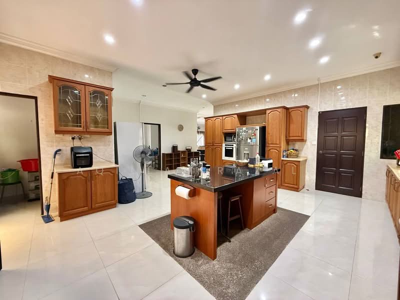 Bungalow House for Sale in Kajang (Selangor) - Aqillah Razali - Kitchen - PropertyGuru.com.my